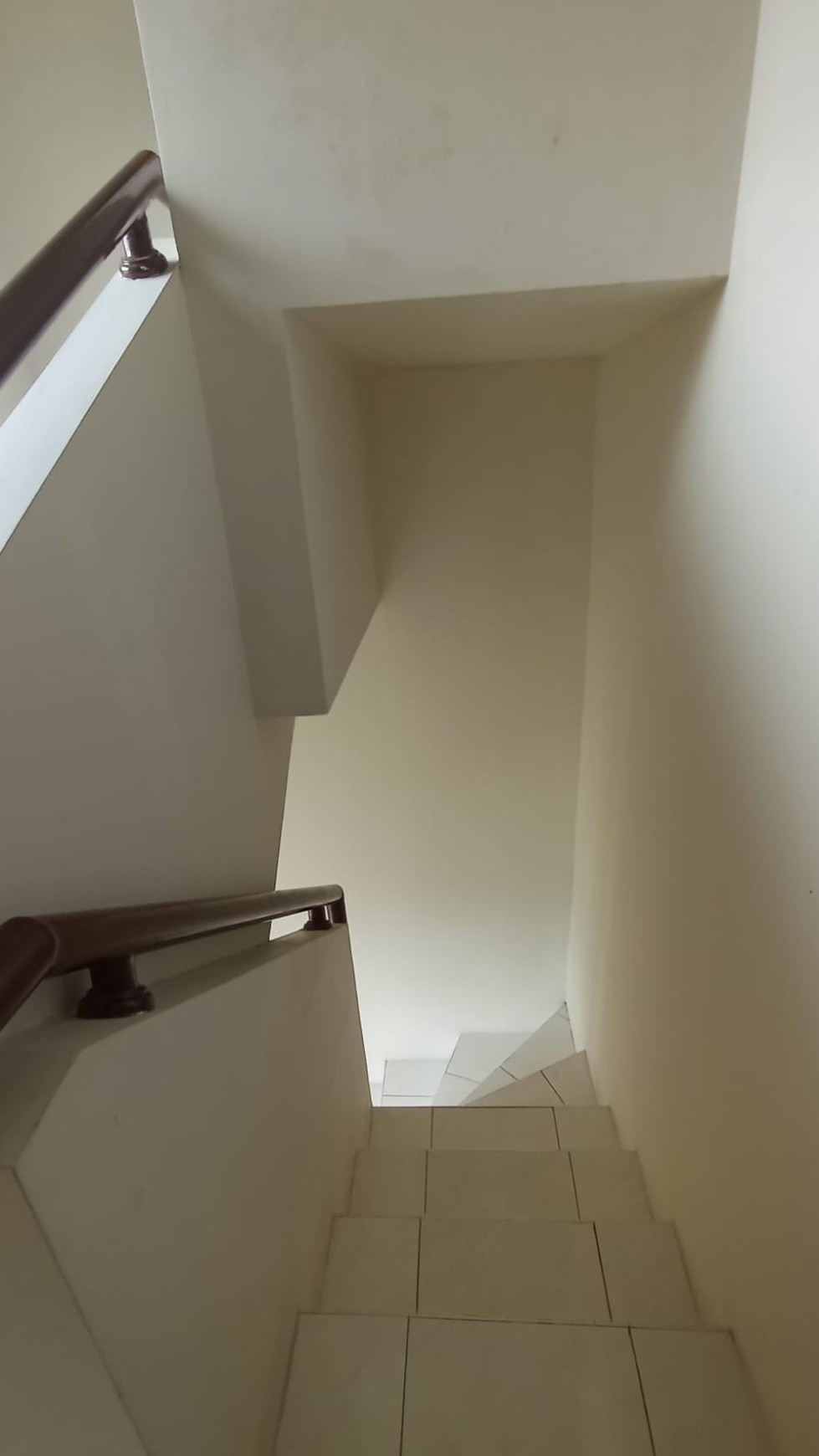 Disewa rumah siap huni vanya park alesha hause bsd city strategis rapih siap huni