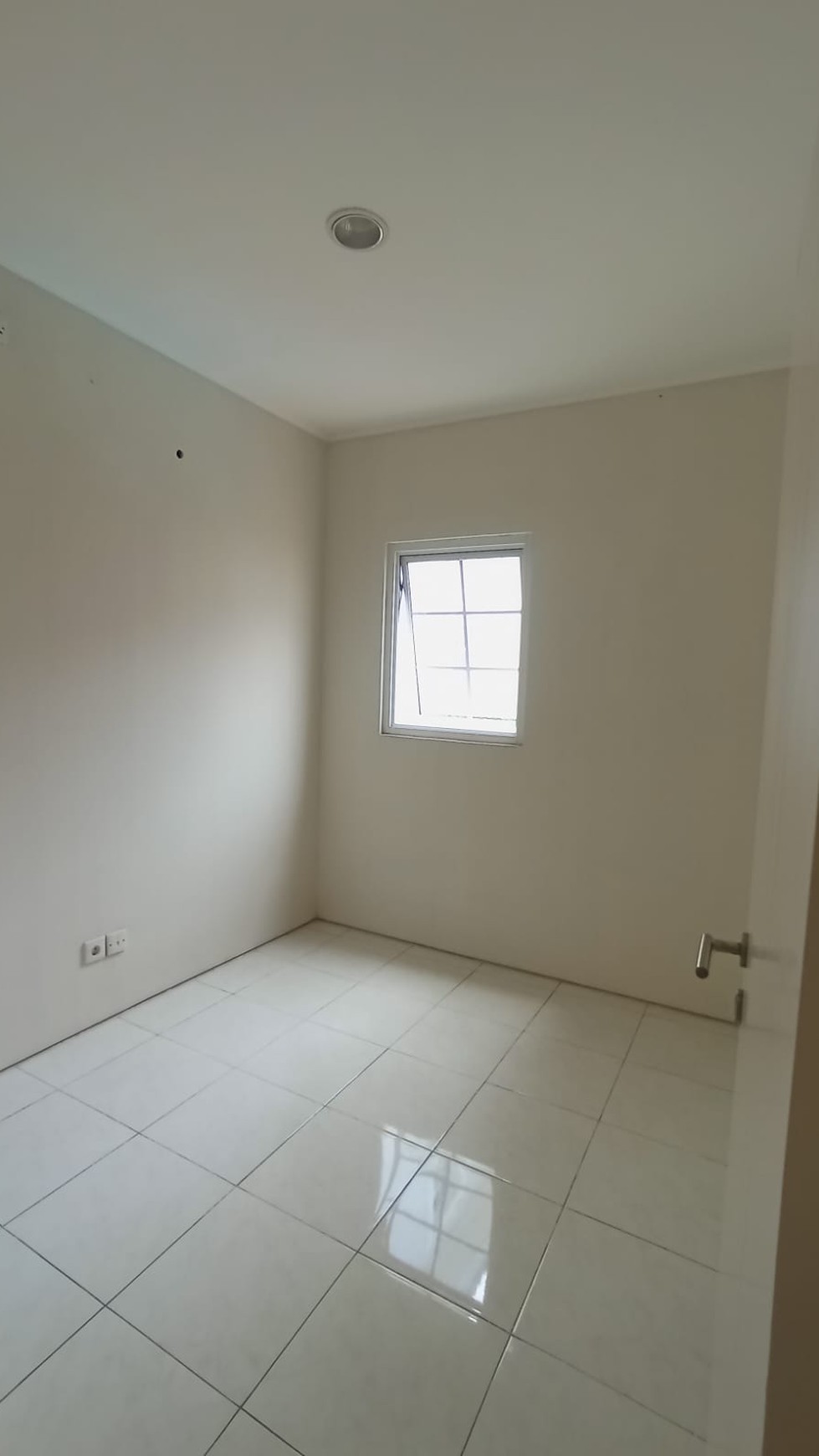 Disewa rumah siap huni vanya park alesha hause bsd city strategis rapih siap huni