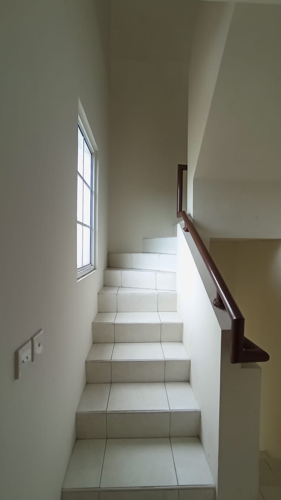 Disewa rumah siap huni vanya park alesha hause bsd city strategis rapih siap huni