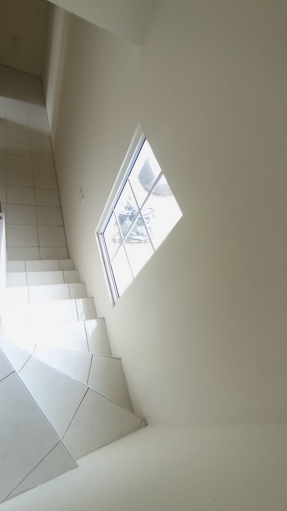 Disewa rumah siap huni vanya park alesha hause bsd city strategis rapih siap huni