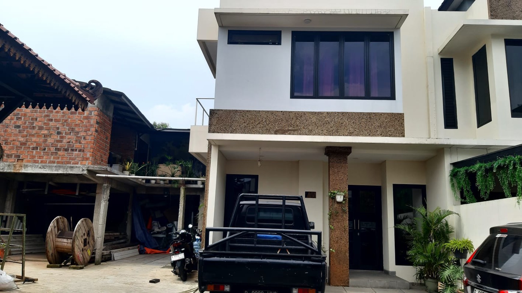 Dijual Rumah Ada Paviliun Cantik di Pondok Melati