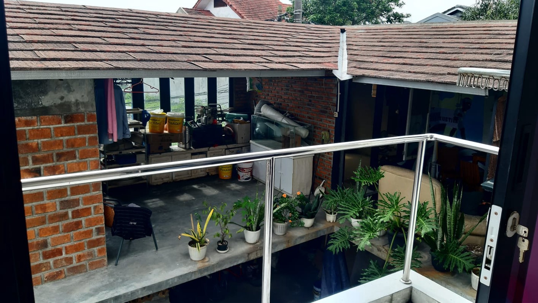 Dijual Rumah Ada Paviliun Cantik di Pondok Melati