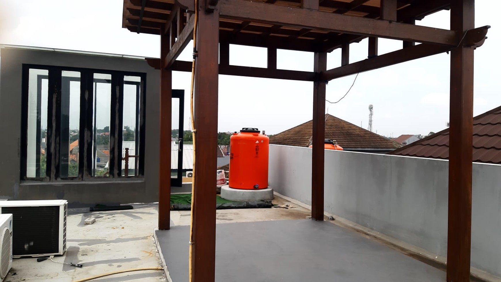 Dijual Rumah Ada Paviliun Cantik di Pondok Melati