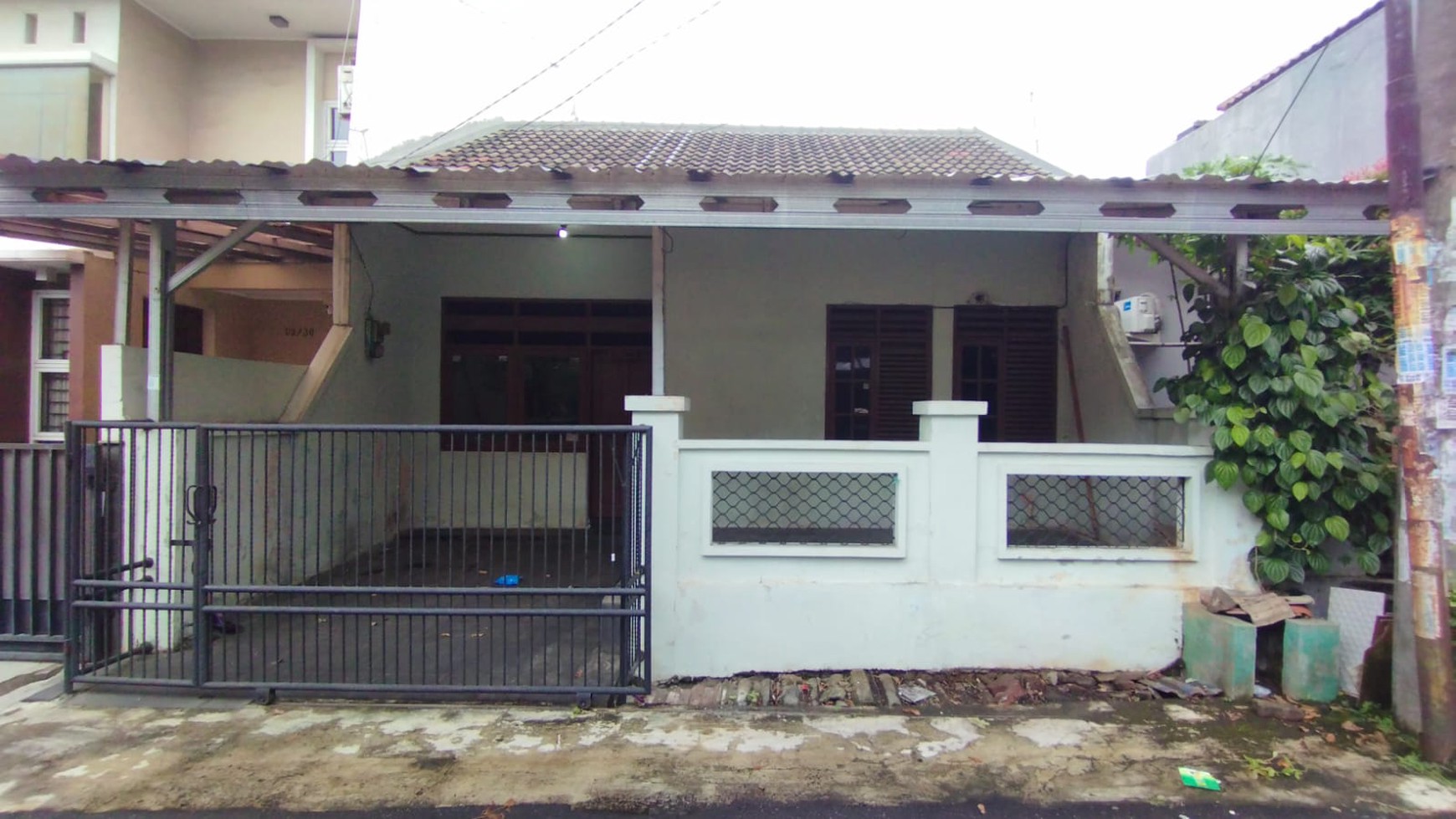 Dijual cepat rumah di jalan pinus griya loka bsd city strategis murah siap huni
