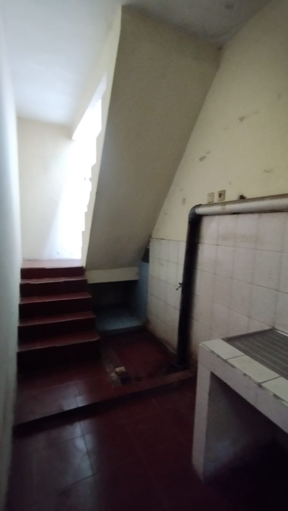 Dijual cepat rumah di jalan pinus griya loka bsd city strategis murah siap huni