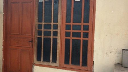 2 Kios + 2 Rumah Kontrakan di Pinggir Jalan Mochtar Raya, Petukangan Utara