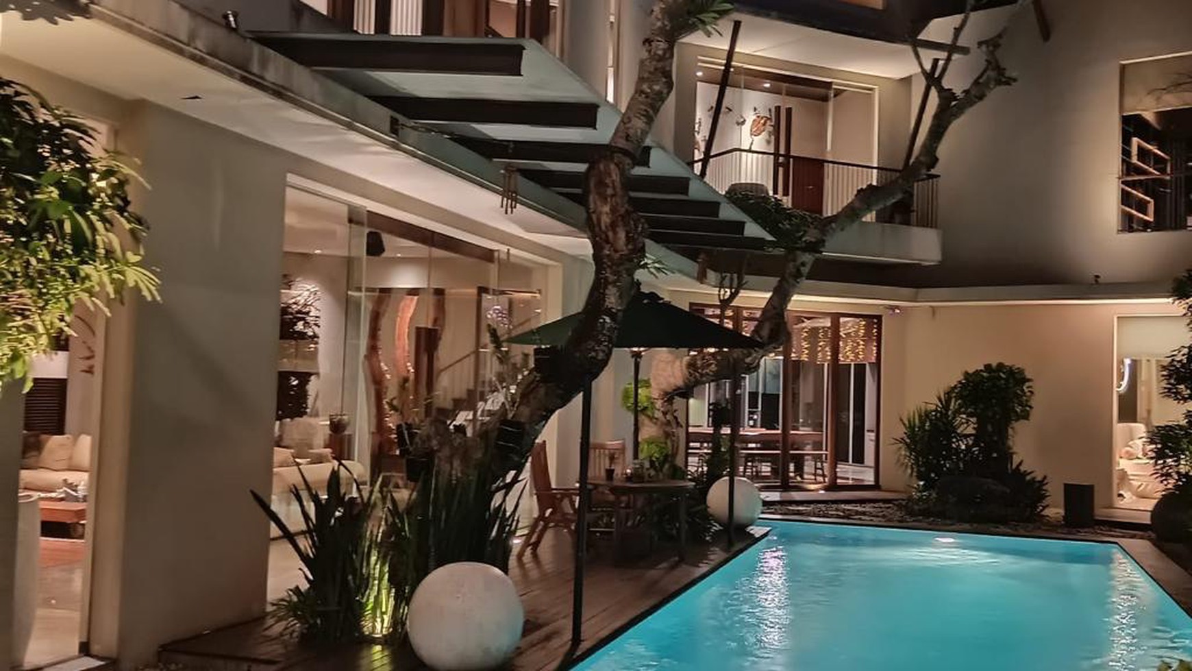 Dijual Rumah di Taman Diponegoro JL. Gunung Pelangi - Lippo Karawaci Tangerang