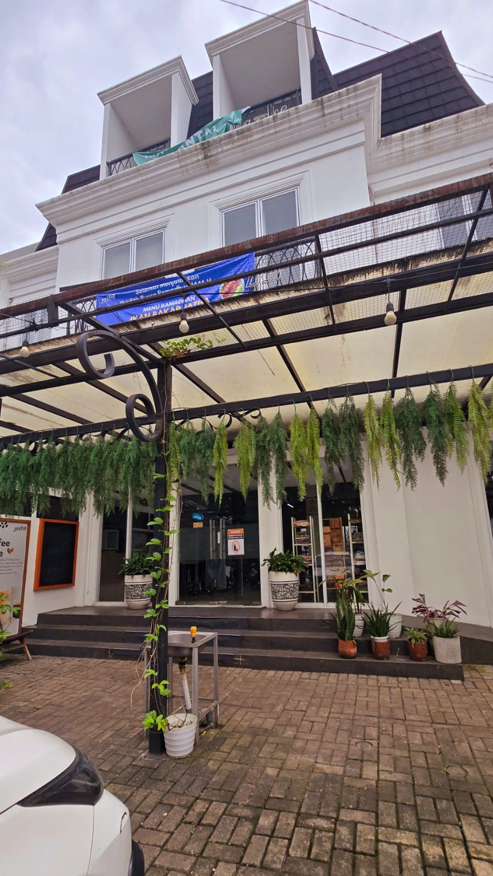 Rumah Hitung Tanah Area Cipete