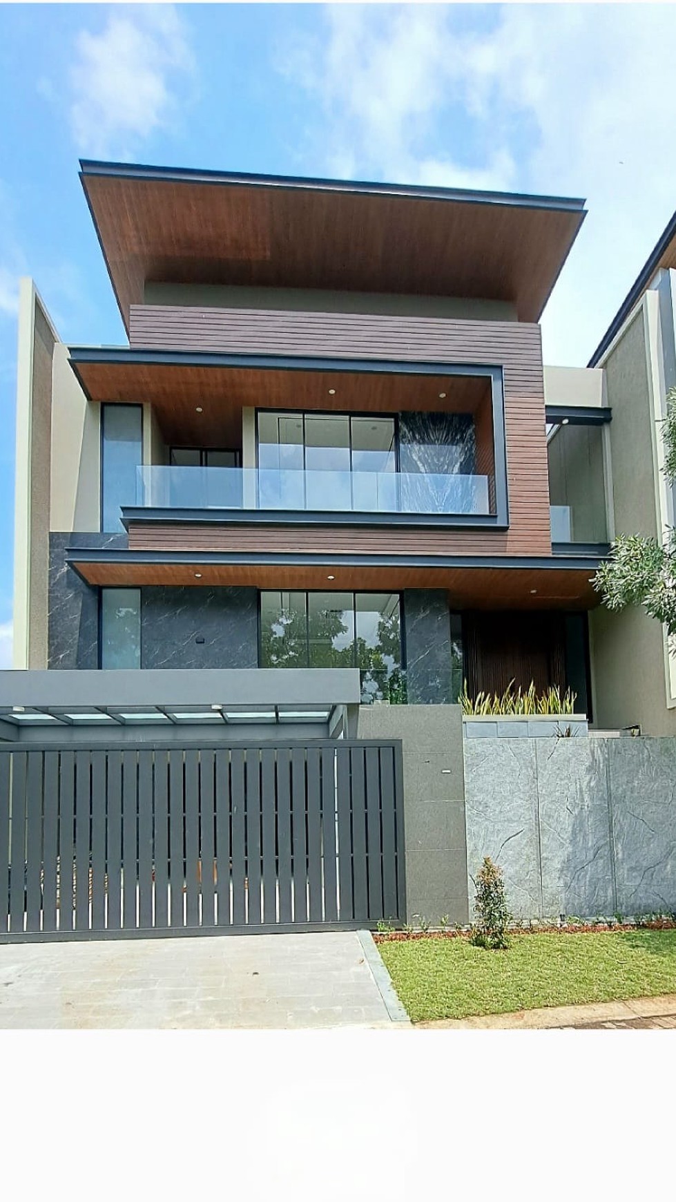 Rumah Baru Citraland Surabaya Barat Newton Hill - Taman Golf - Raffles Garden - Waterfront - Eastwood dekat Pakuwon Indah, Graha Family, Dian Istana, Bukit Darmo Golf