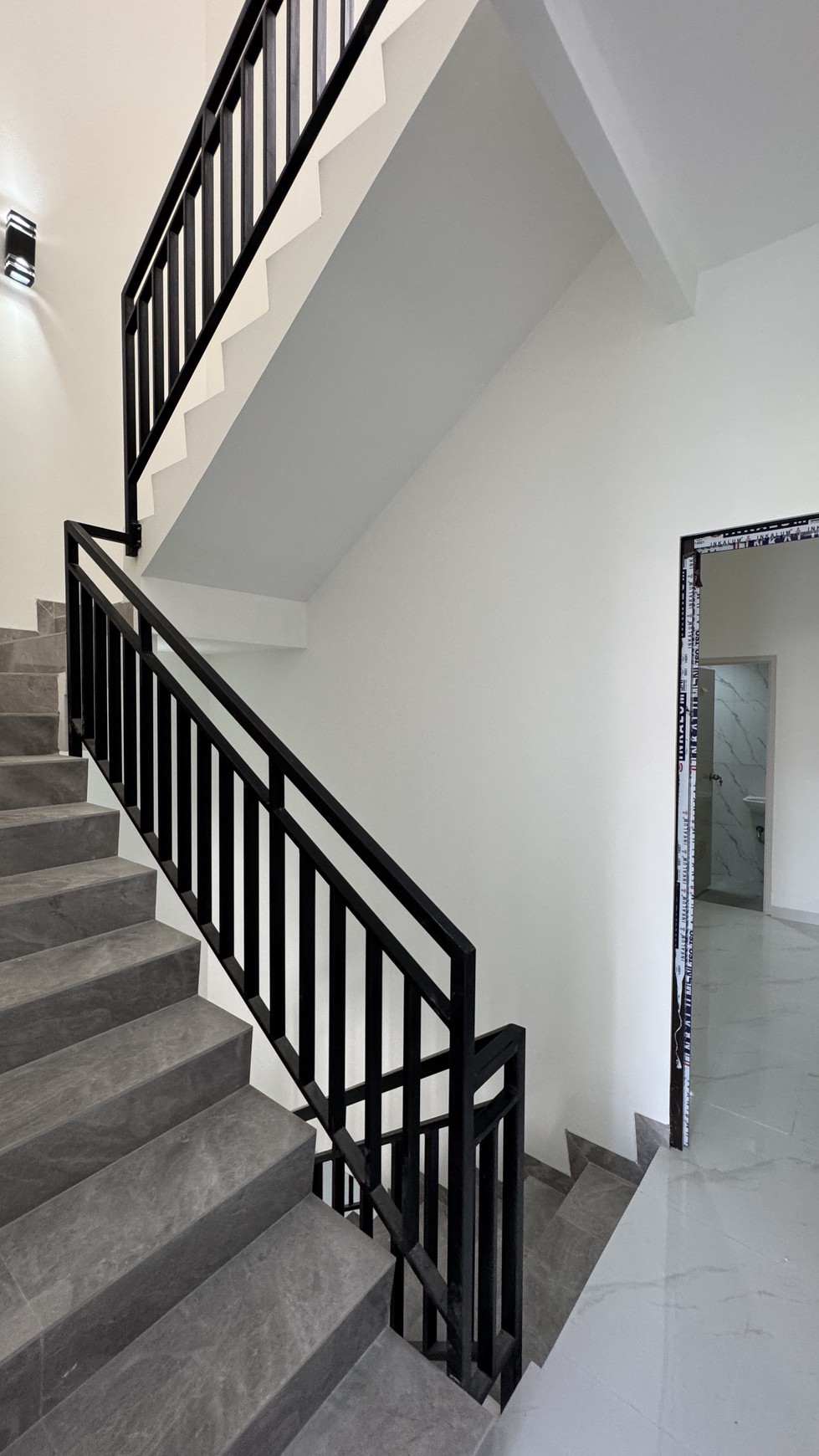 Dijual Rumah Baru / Brand New Tomang Jakarta Barat