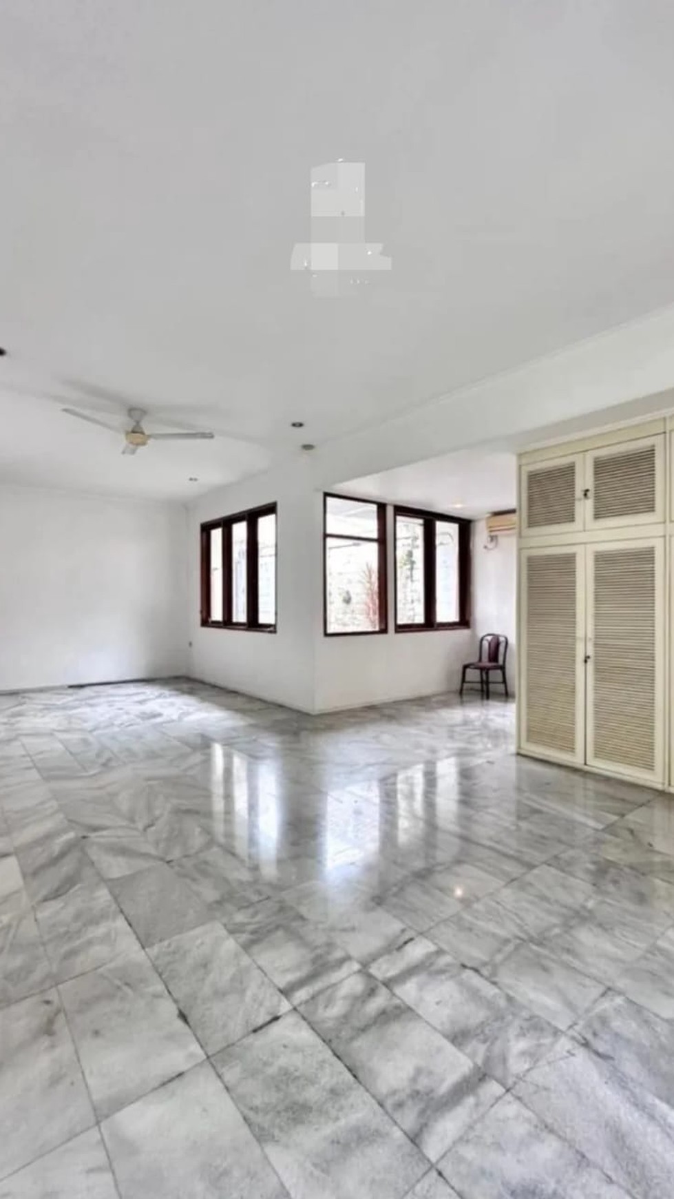 Rumah Siap Huni LT 1146m2 Fas Kolam Renang Area Kemang