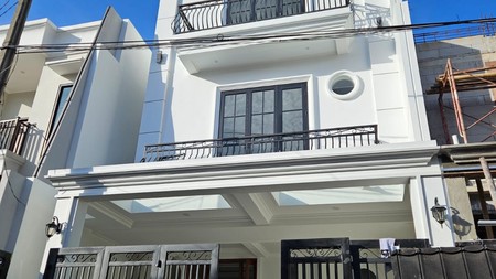 Rumah Baru 3Lantai Diarea Mega Cinere, Akses Gatte Toll Brigif