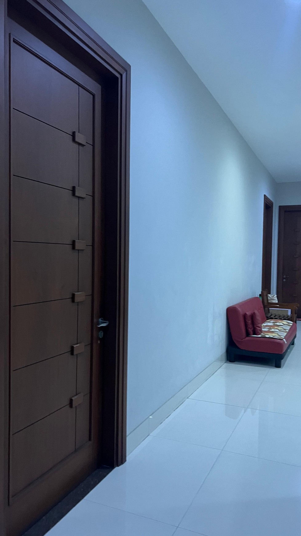 Dijual Rumah Siap Huni Full Furnish Dan Ada Kolam Renang Di Modernland, Tangerang