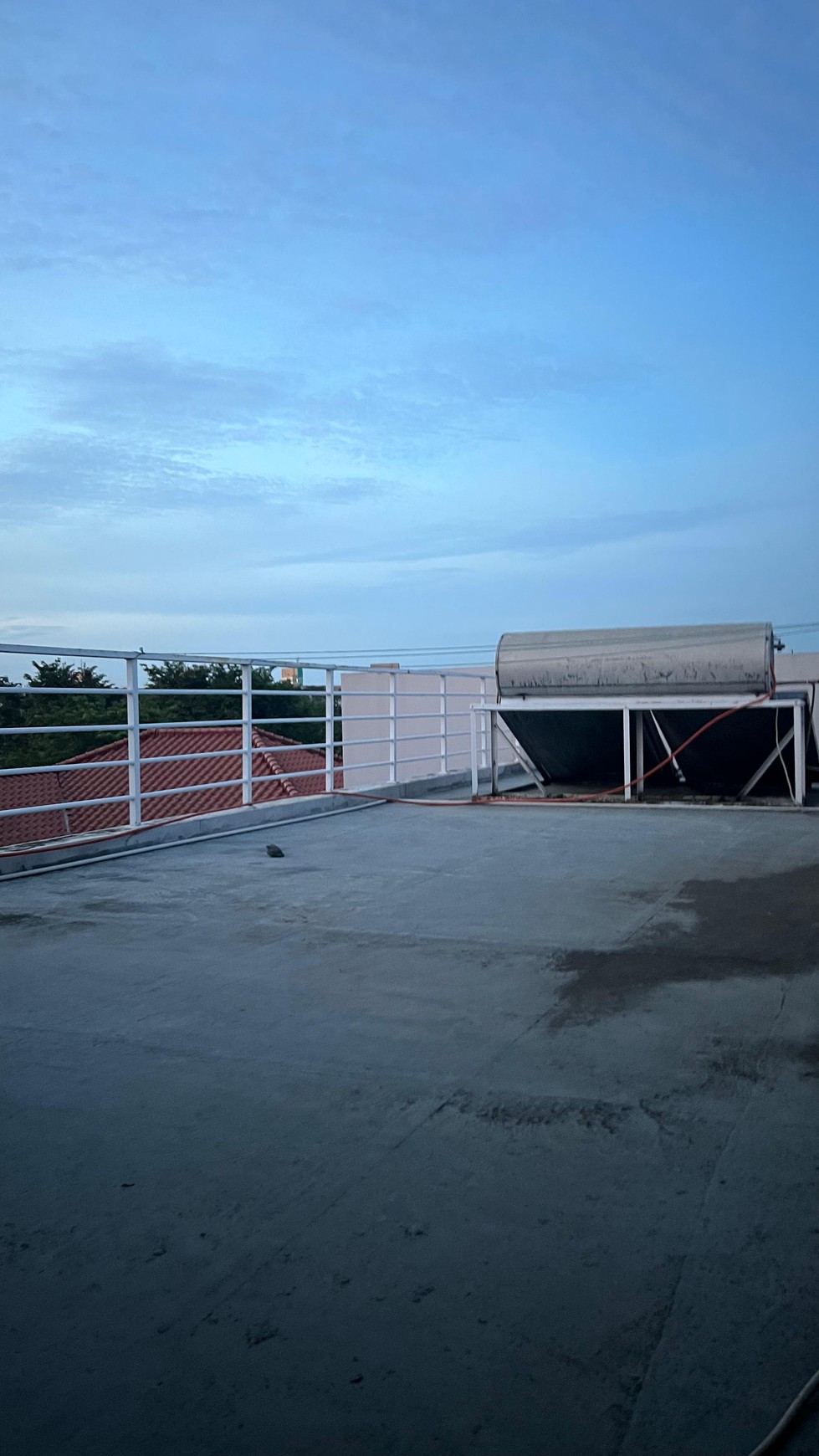 Dijual Rumah Siap Huni Full Furnish Dan Ada Kolam Renang Di Modernland, Tangerang