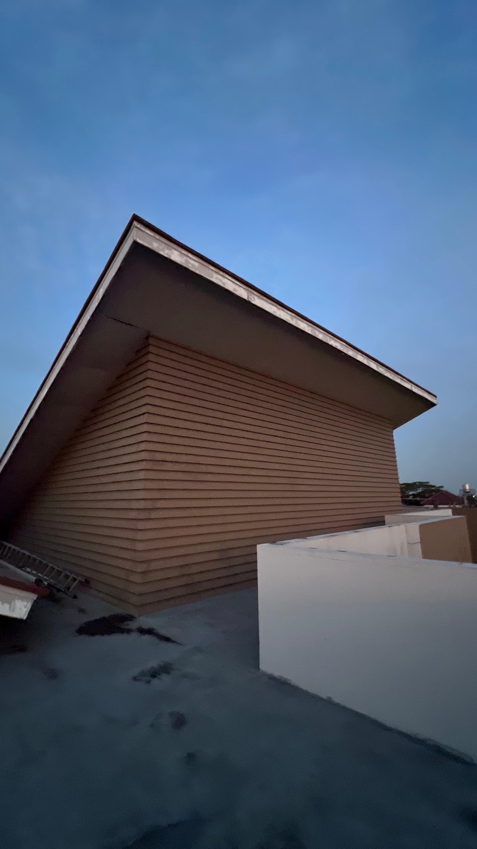 Dijual Rumah Siap Huni Full Furnish Dan Ada Kolam Renang Di Modernland, Tangerang