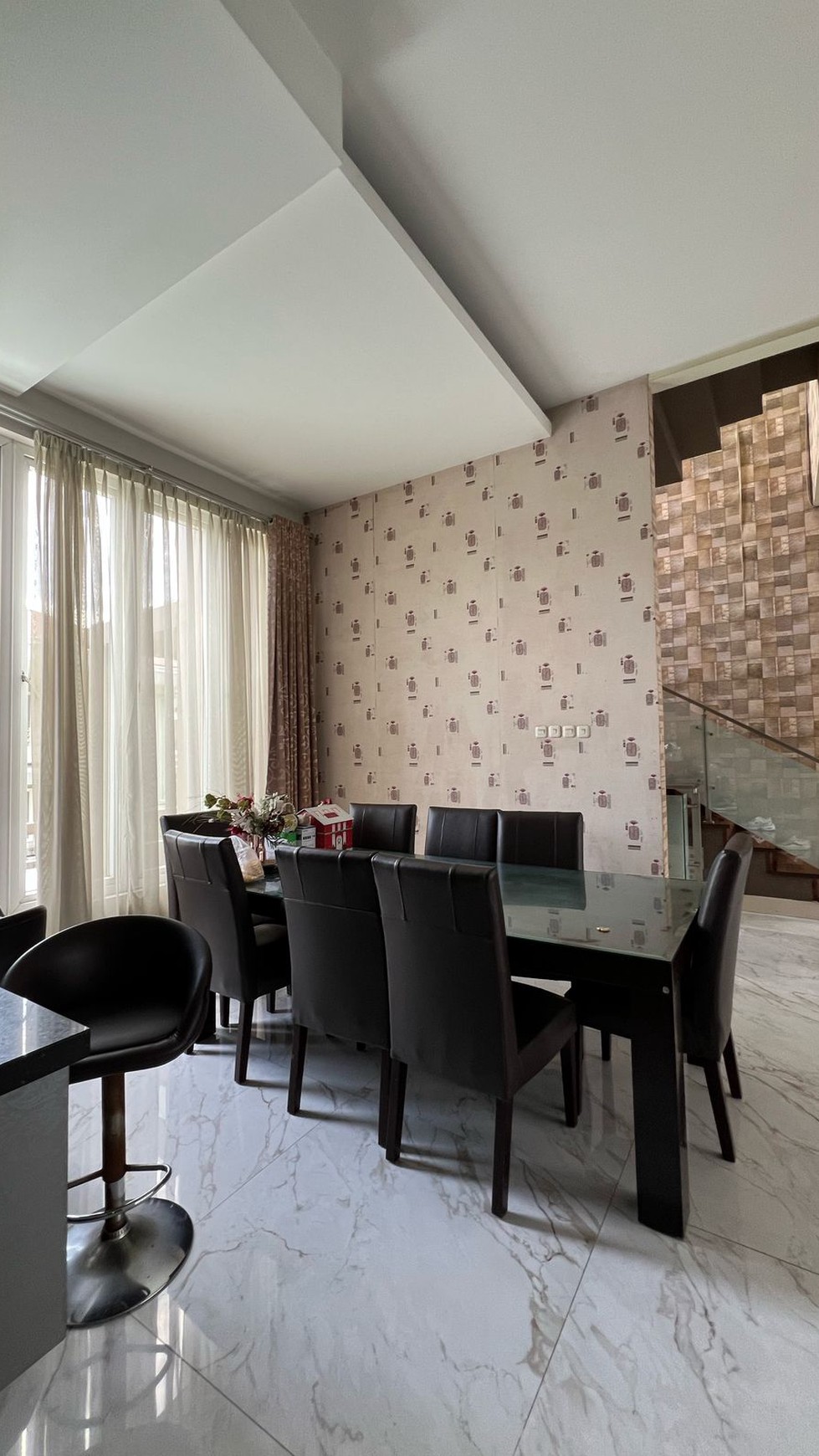 Dijual Rumah Siap Huni Full Furnish Dan Ada Kolam Renang Di Modernland, Tangerang