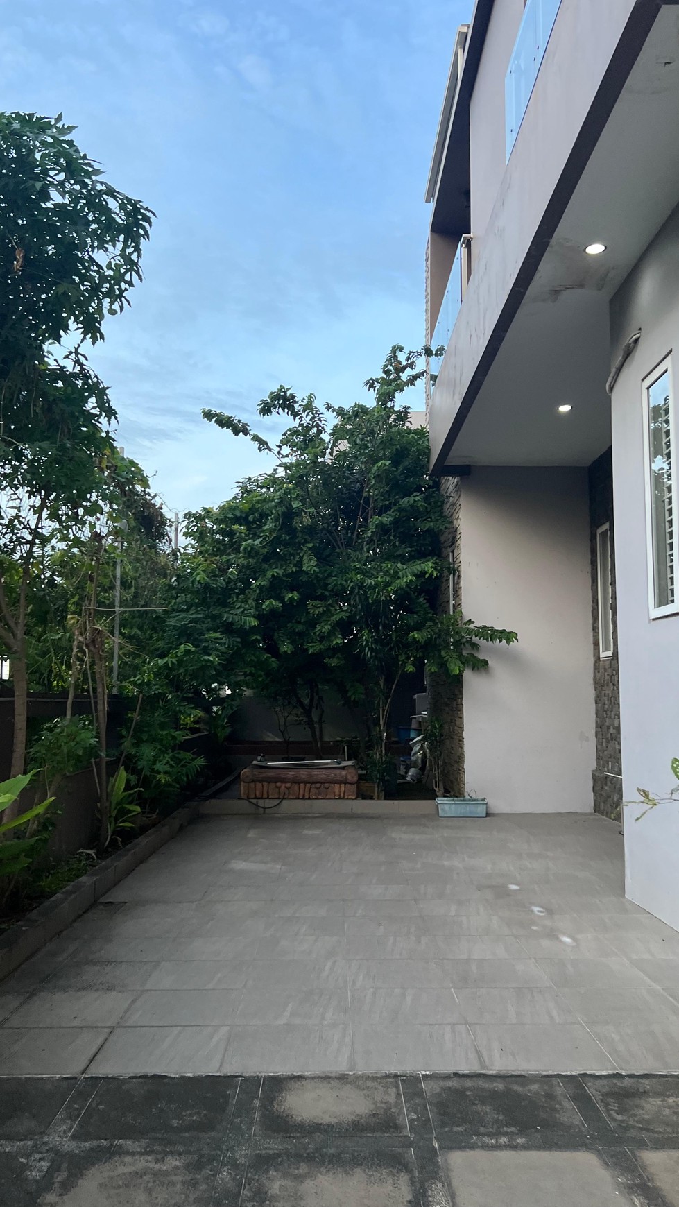Dijual Rumah Siap Huni Full Furnish Dan Ada Kolam Renang Di Modernland, Tangerang