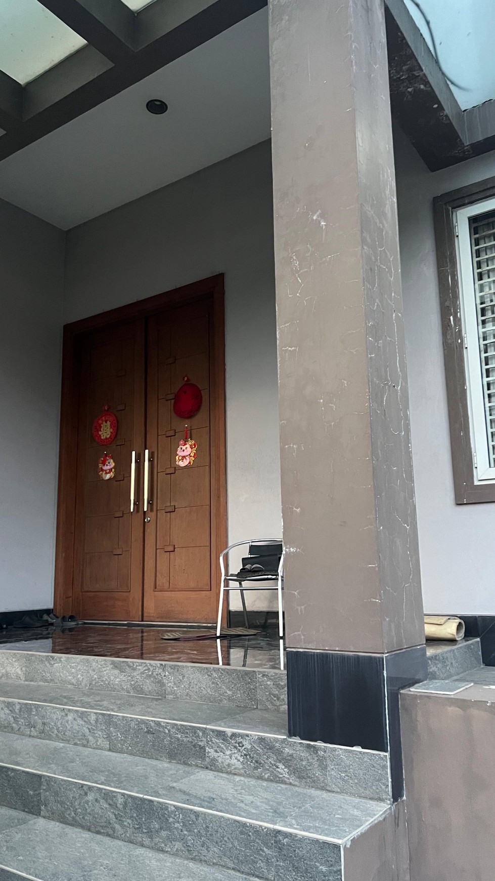 Dijual Rumah Siap Huni Full Furnish Dan Ada Kolam Renang Di Modernland, Tangerang