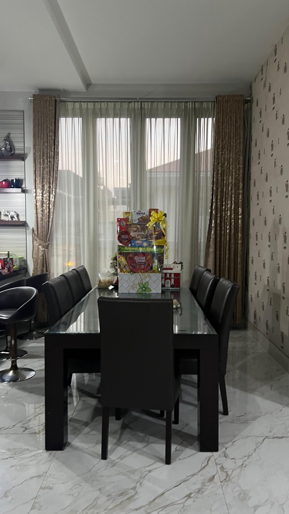 Dijual Rumah Siap Huni Full Furnish Dan Ada Kolam Renang Di Modernland, Tangerang