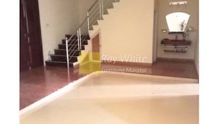 Rumah Mewah Area Perumahan
