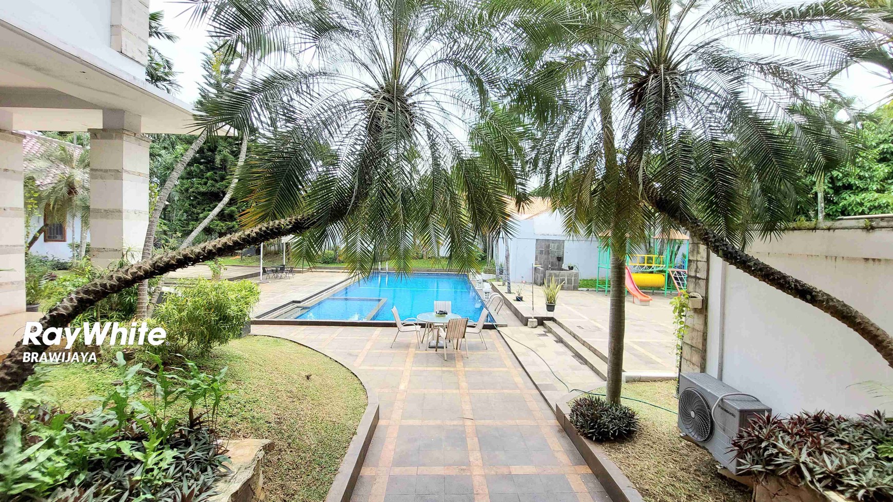 Rumah di jalan Bango, Cilandak, Jakarta Selatan, 2 menit ke Tol Andara