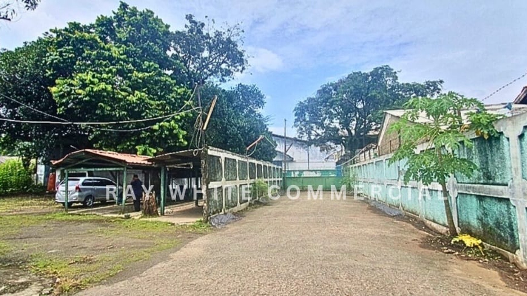 Gudang di Cibinong, lokasi strategis, pinggir jalan raya, Kabupaten Bogor.
