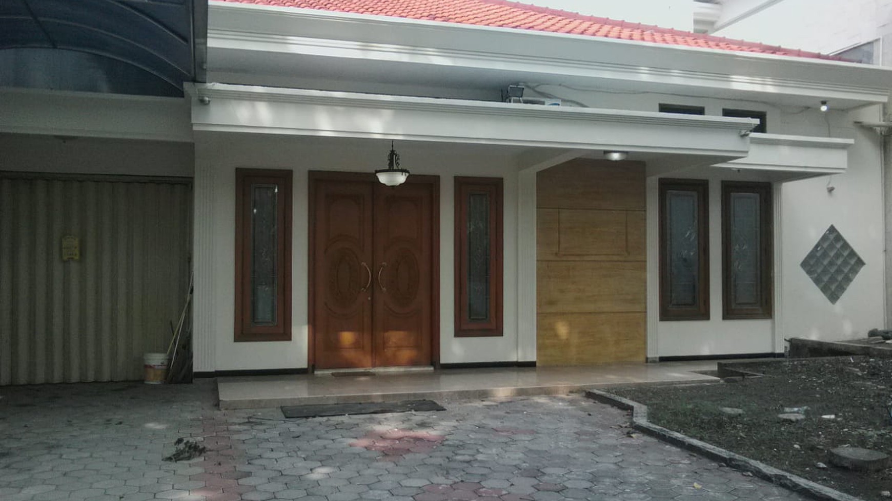 Rumah Komersial bangunan kokoh serba jati Jl. Imam Bonjol Surabaya Pusat