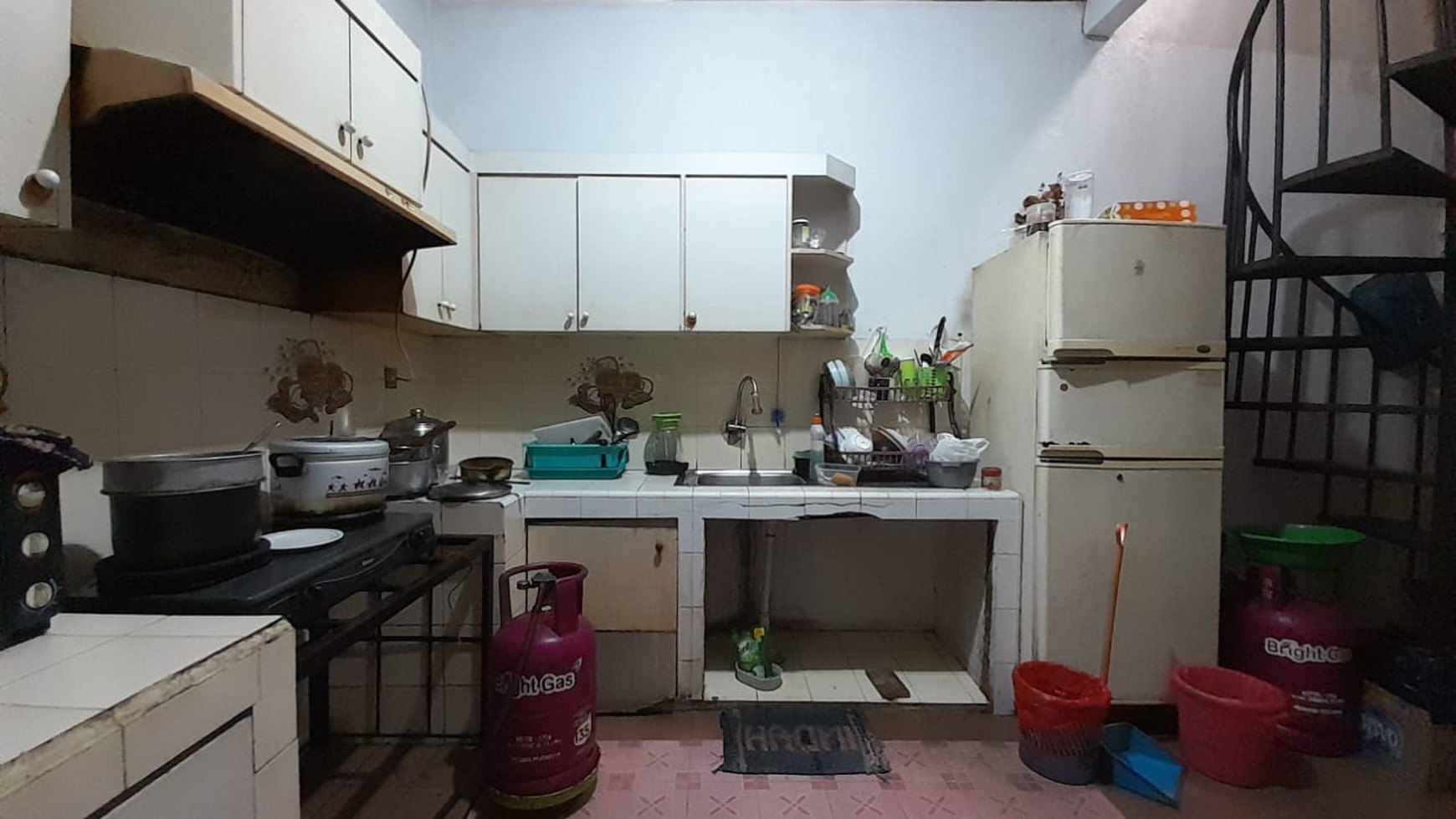 Dijual Rumah Town House di Jl Pekayon Pejaten Jakarta Selatan