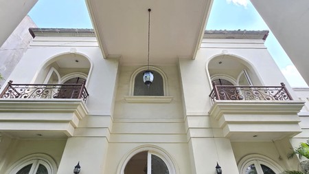 Rumah Mewah Di Area Tenang dan Strategis di Kemang, Jakarta Selatan 