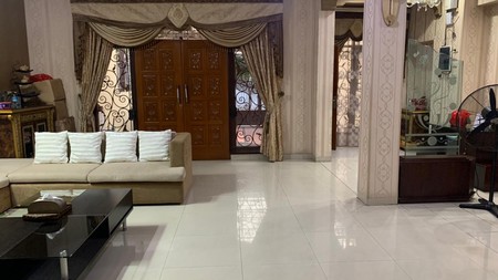 Jual Cepat Rumah bagus 2 lantai di Jl Garut Menteng, Jakarta Pusat