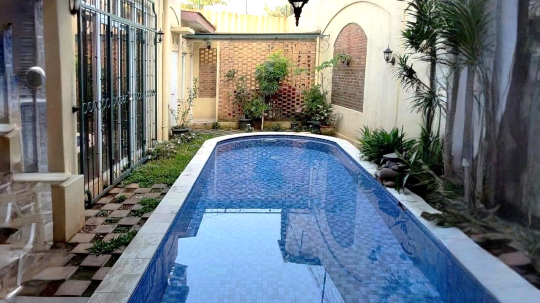 Rumah bagus siap huni di Bintaro