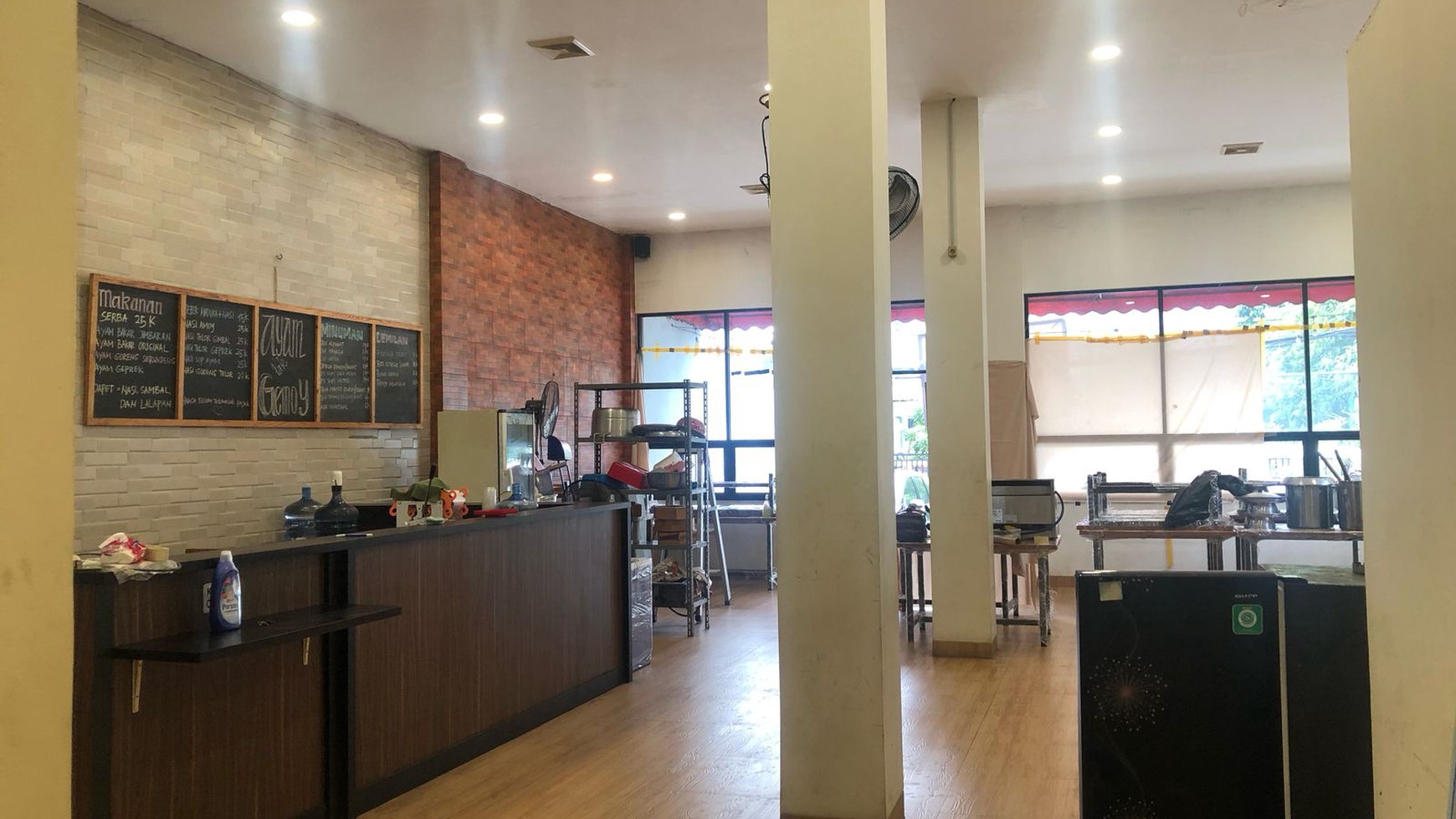 Ruko/ Ruang usaha Bagus, Lokasi jalan Utama di Pondok Betung