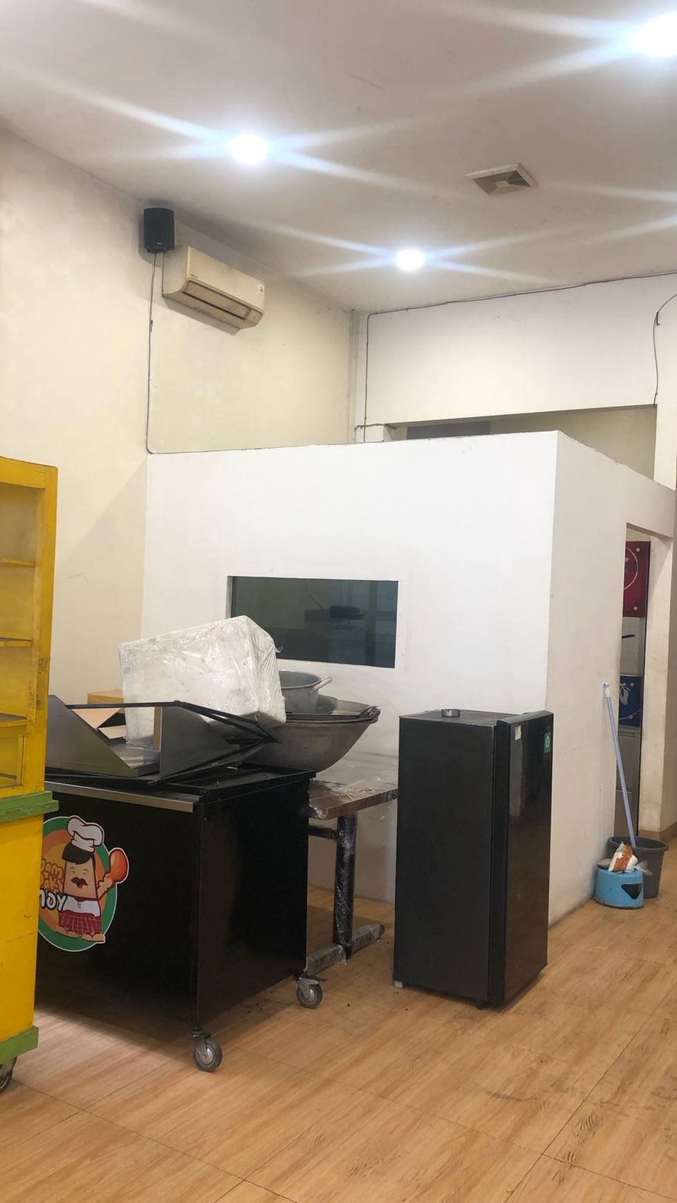 Ruko/ Ruang usaha Bagus, Lokasi jalan Utama di Pondok Betung