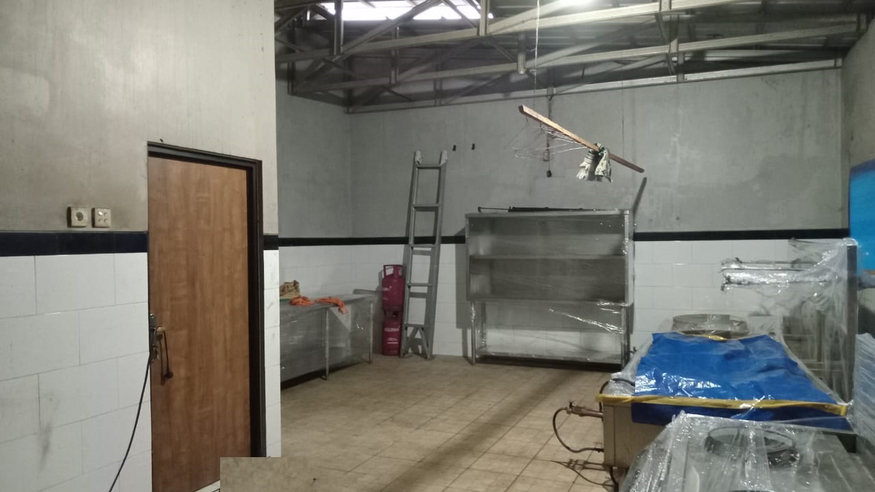 Ruko/ Ruang usaha Bagus, Lokasi jalan Utama di Pondok Betung