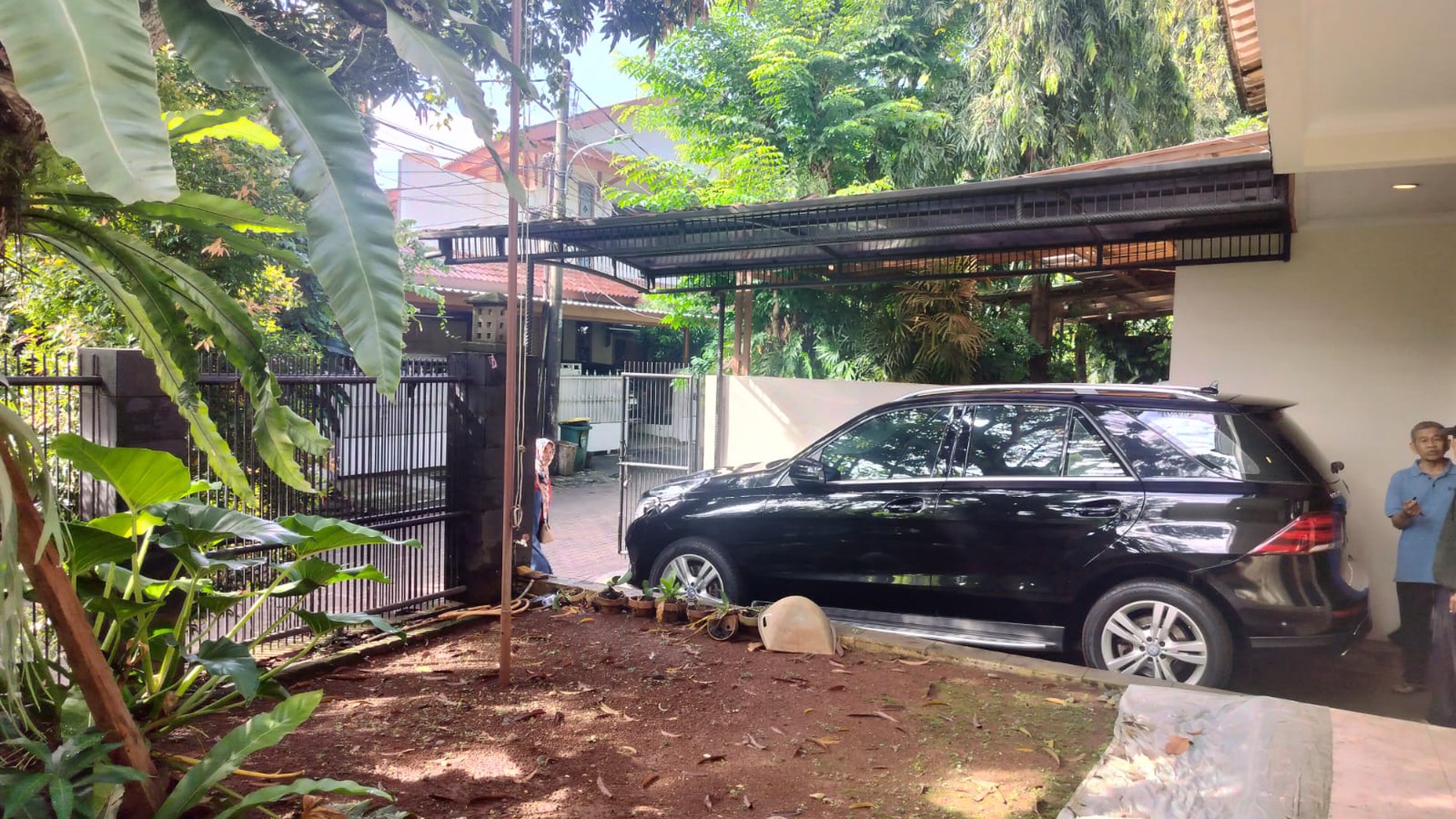 Lebak bulus lestari luas 225 belakang mrt lebak bulus