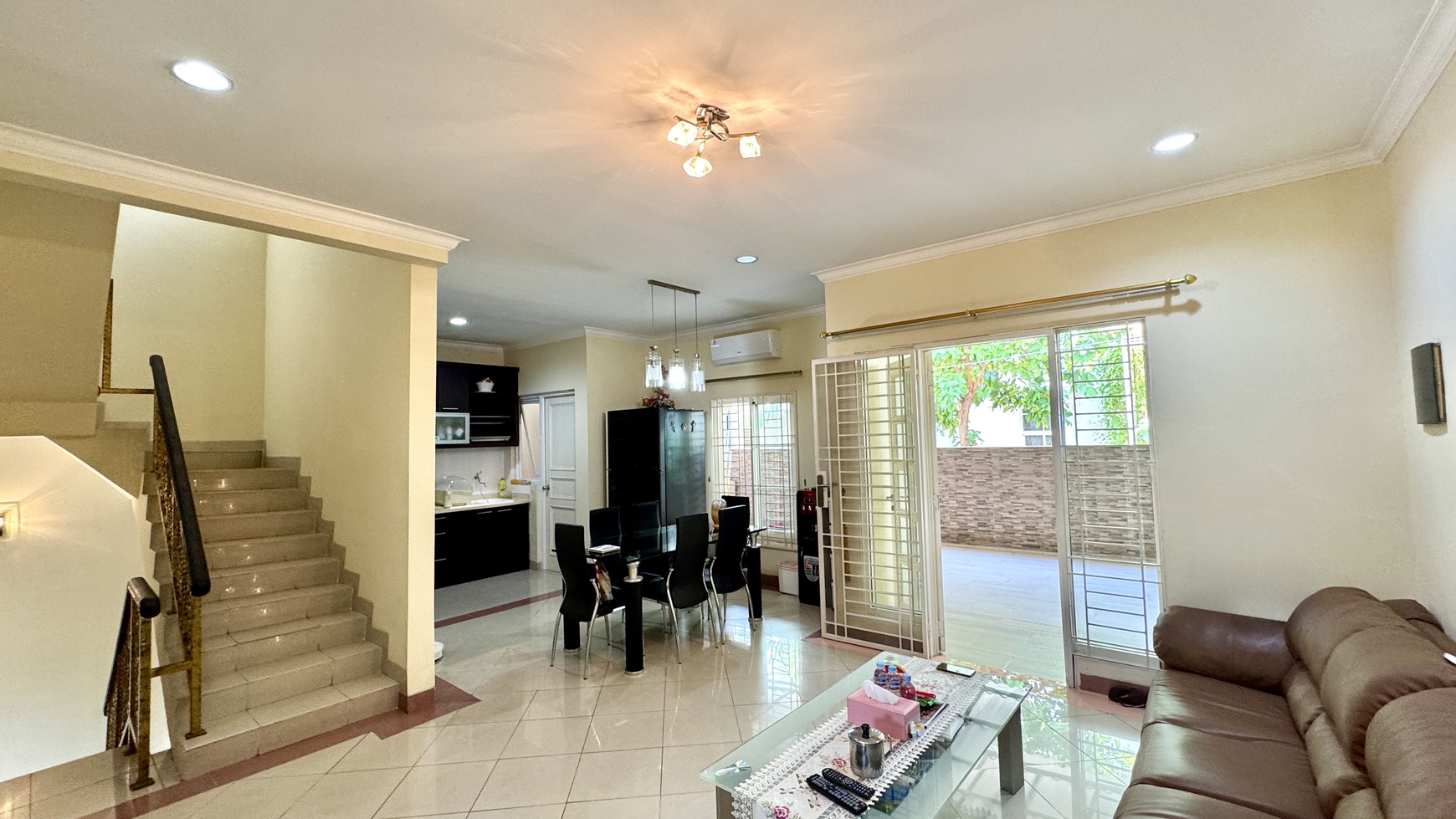 Rumah di Akasia Golf BGM PIK