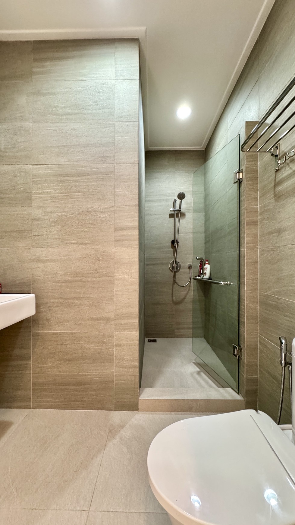 Rumah Full Furnished di Cluster Denver Dekat Center Point dan CBD PIK2