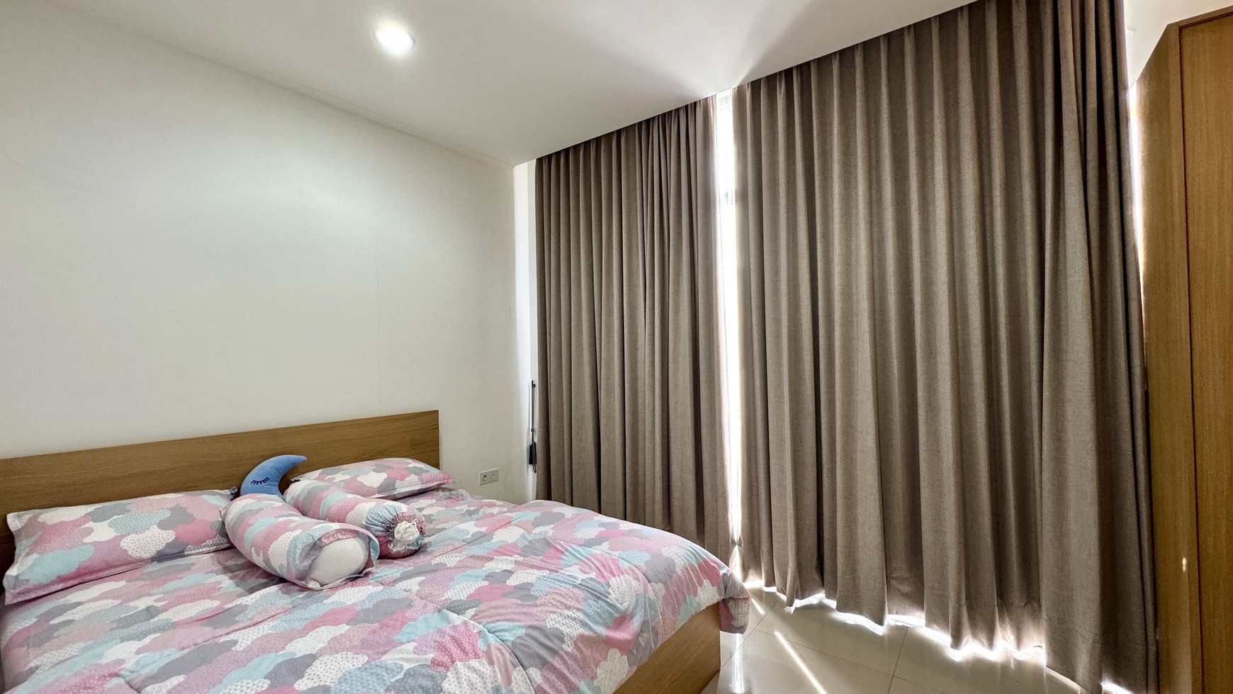 Rumah Full Furnished di Cluster Denver Dekat Center Point dan CBD PIK2