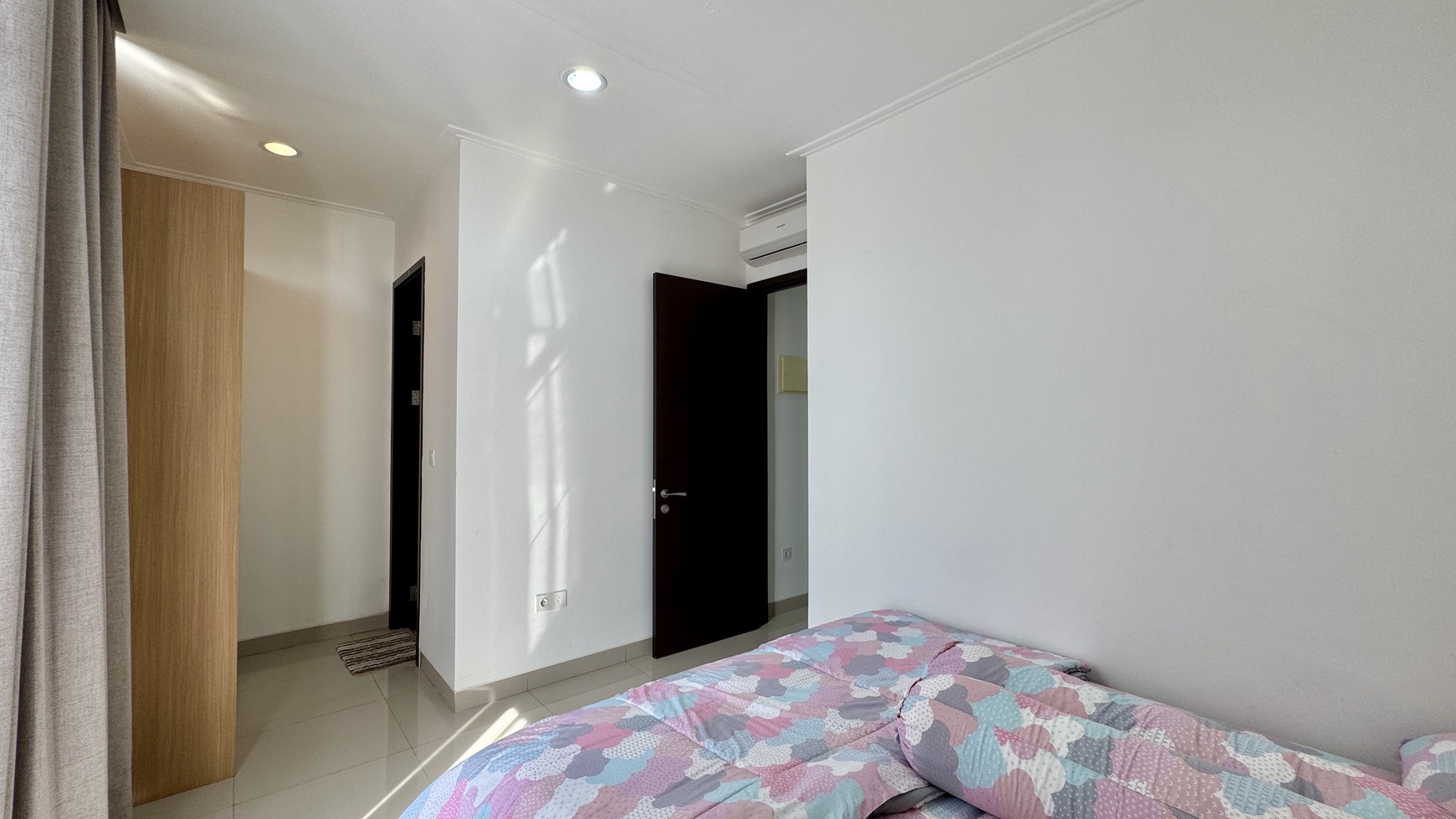 Rumah Full Furnished di Cluster Denver Dekat Center Point dan CBD PIK2