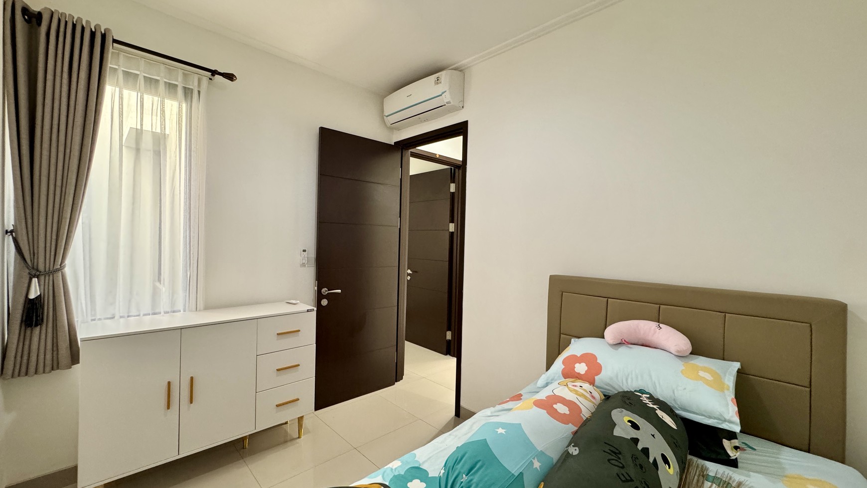 Rumah Full Furnished di Cluster Denver Dekat Center Point dan CBD PIK2