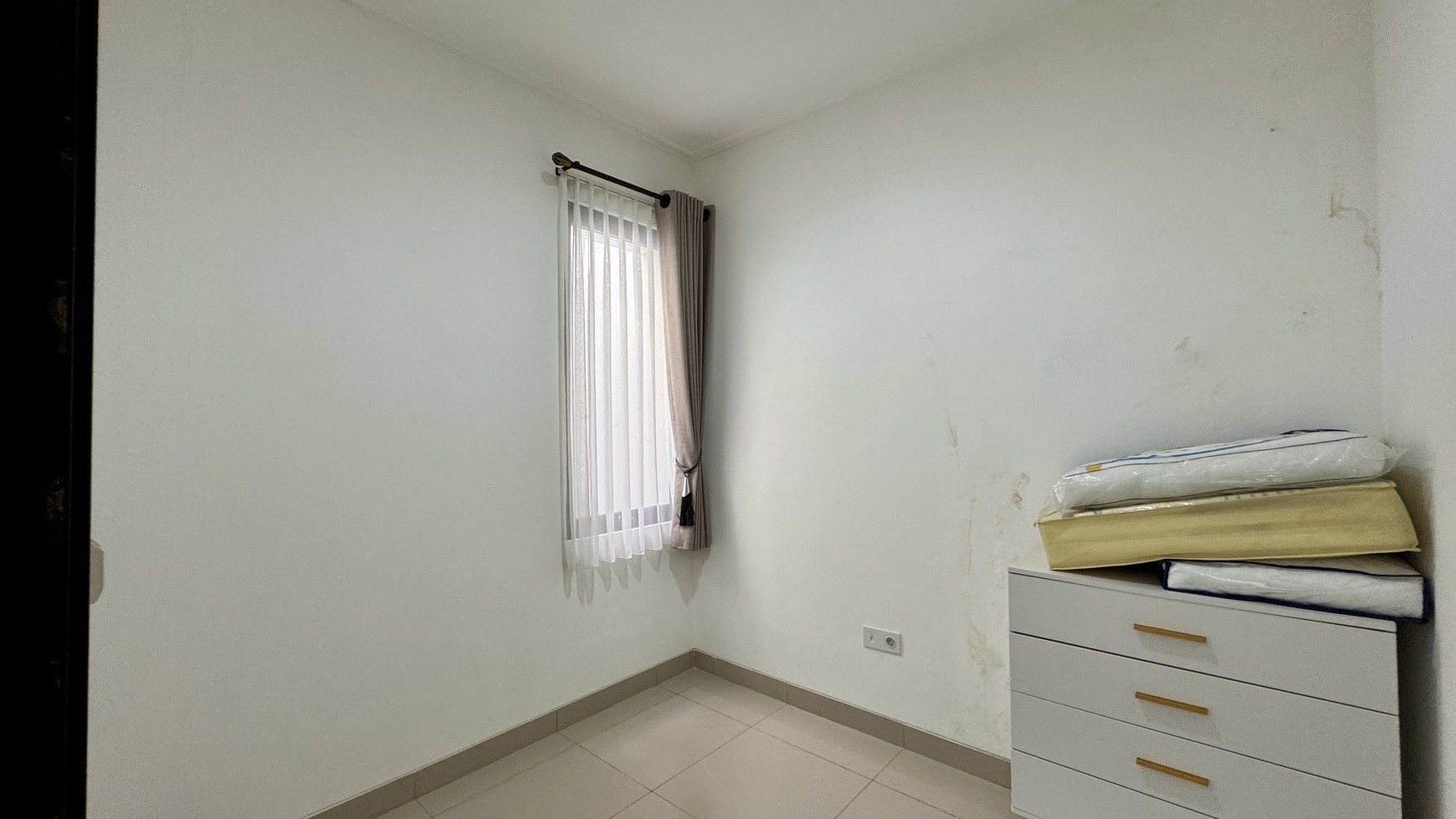 Rumah Full Furnished di Cluster Denver Dekat Center Point dan CBD PIK2