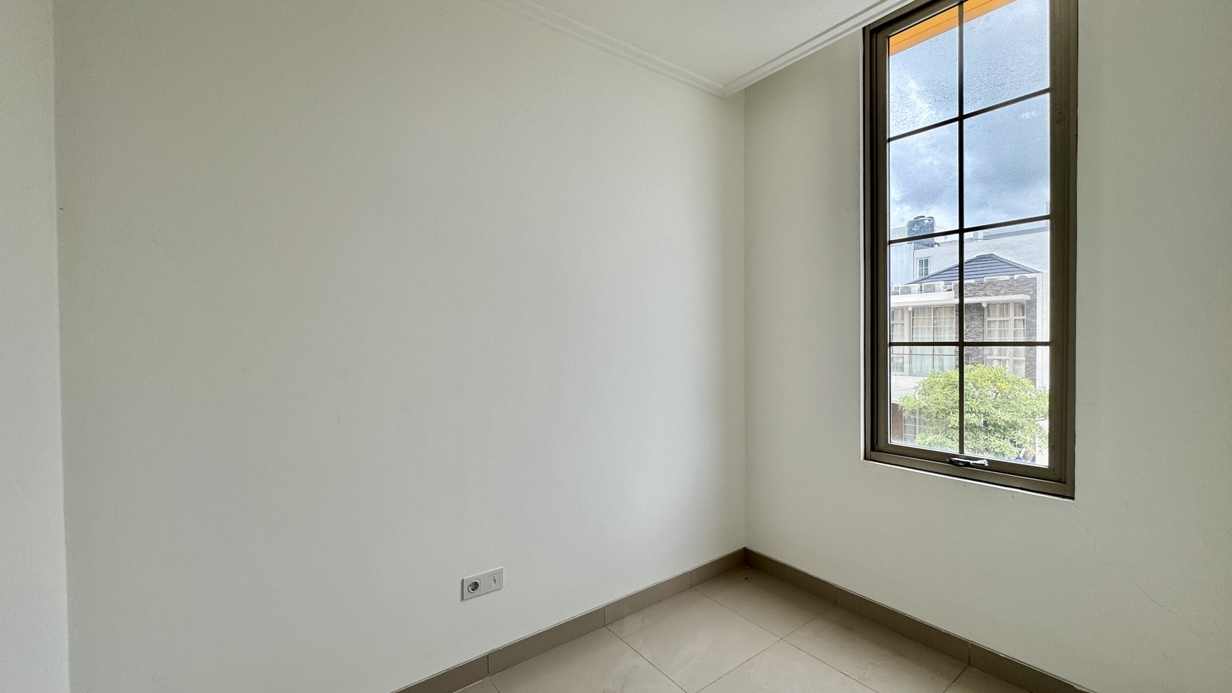 Rumah 3 Lantai Strategis di Cluster Miami PIK2