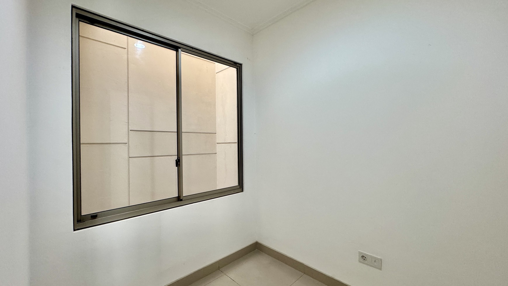 Rumah 3 Lantai Strategis di Cluster Miami PIK2