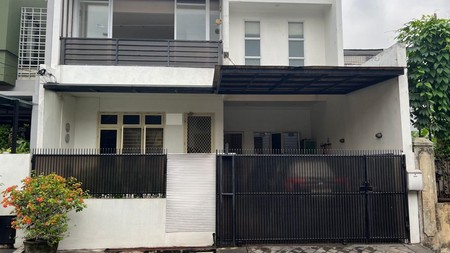 Rumah siap huni , terawat & rapi ,atap baja ringan , dekat dg PIM , sekolah bakti mulya , RS , tempat kuliner , SHM