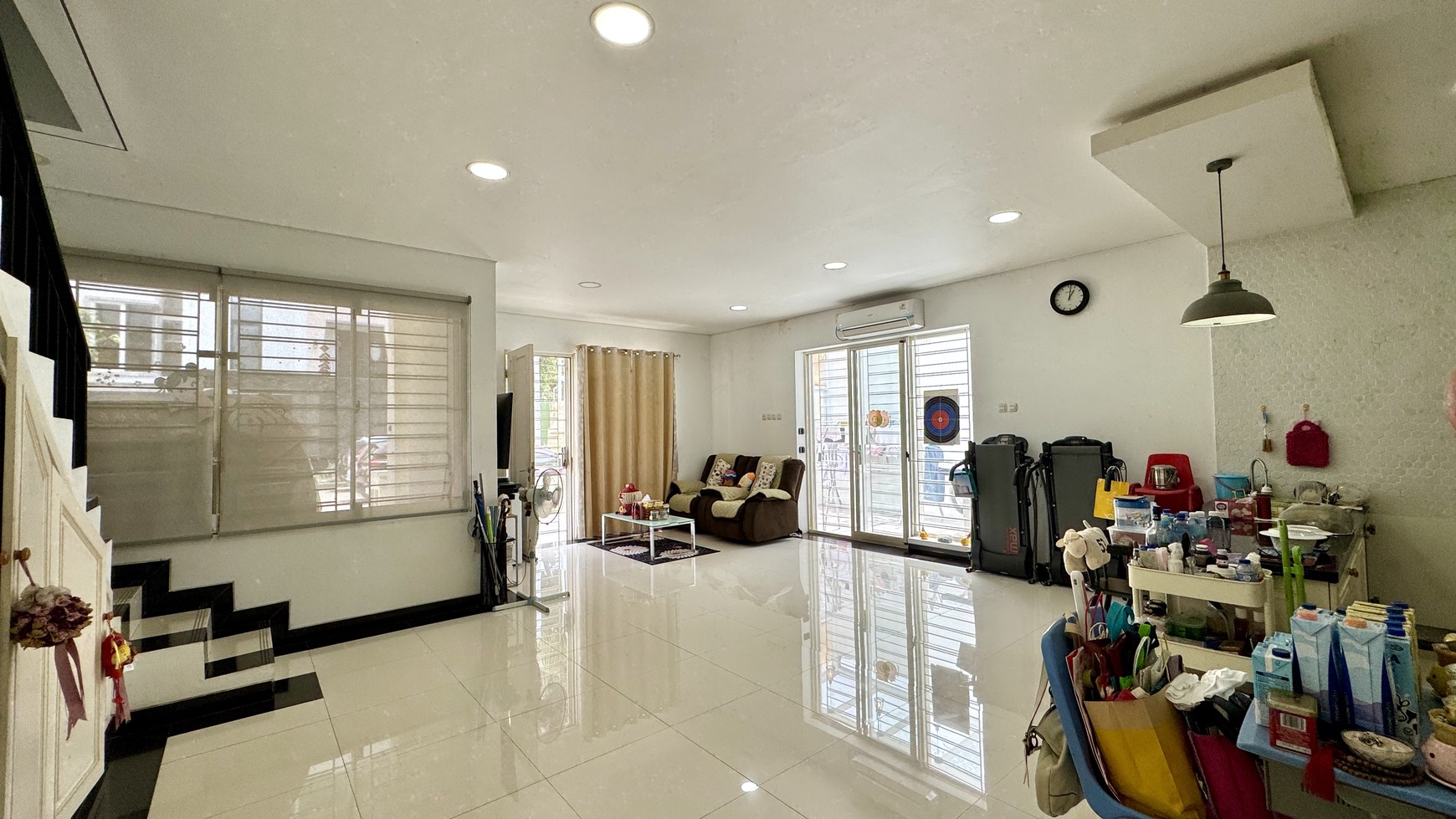 Rumah Fully Furnished di Layar Permai PIK Dekat Fresh Market dan Mall