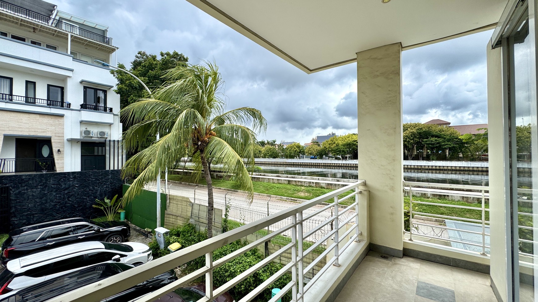 Rumah Fully Furnished di Layar Permai PIK Dekat Fresh Market dan Mall