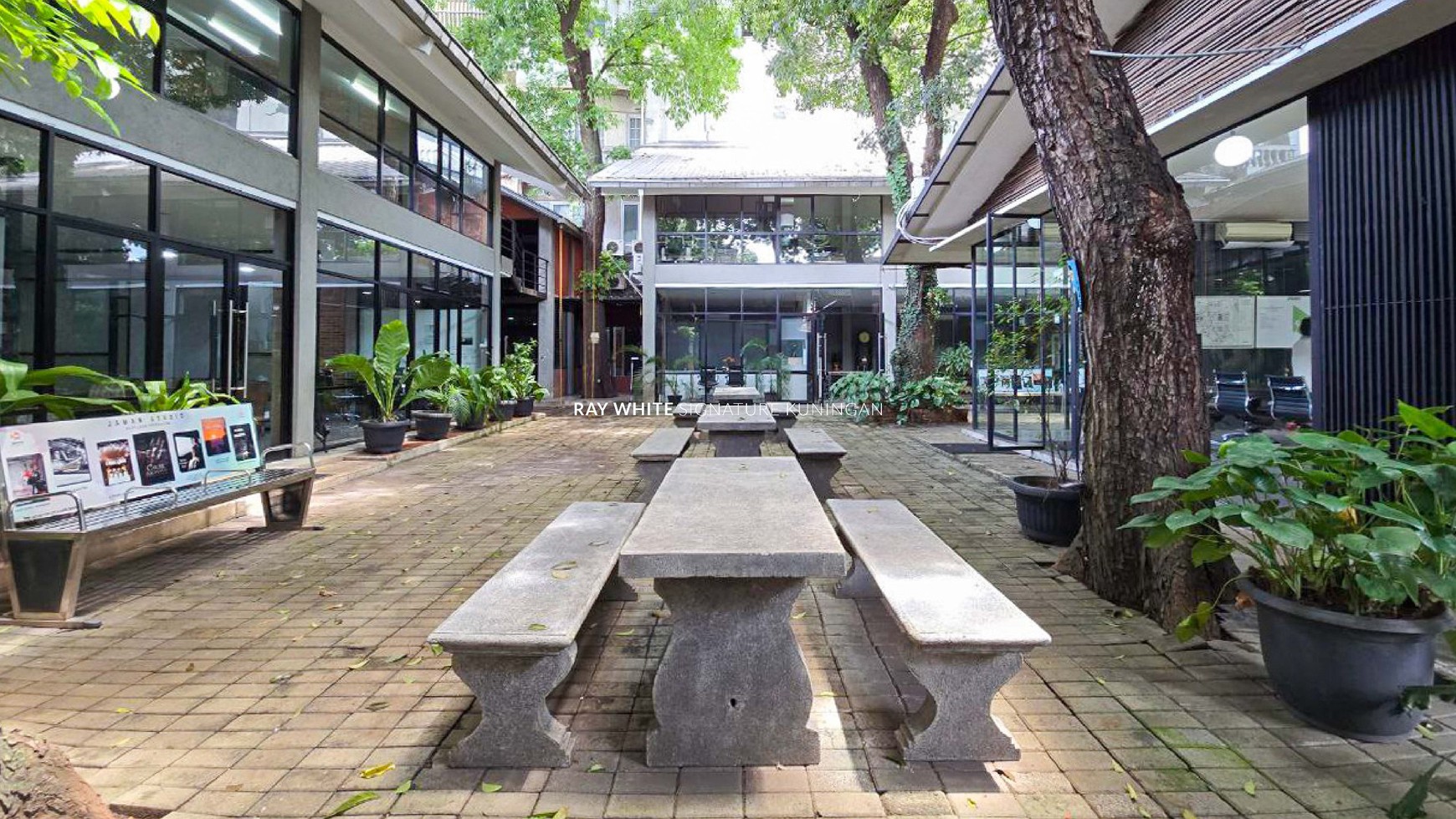 Dijual Tanah Dan Bangunan Kantor Di Pondok Indah