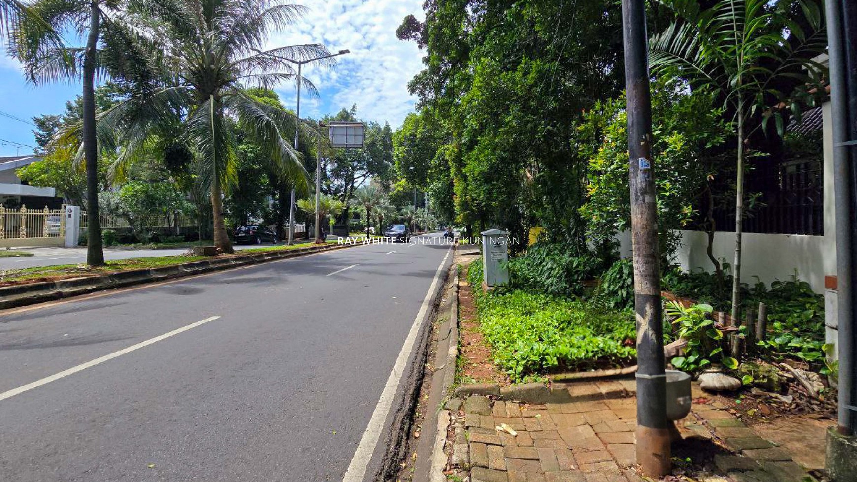 Dijual Tanah Dan Bangunan Kantor Di Pondok Indah