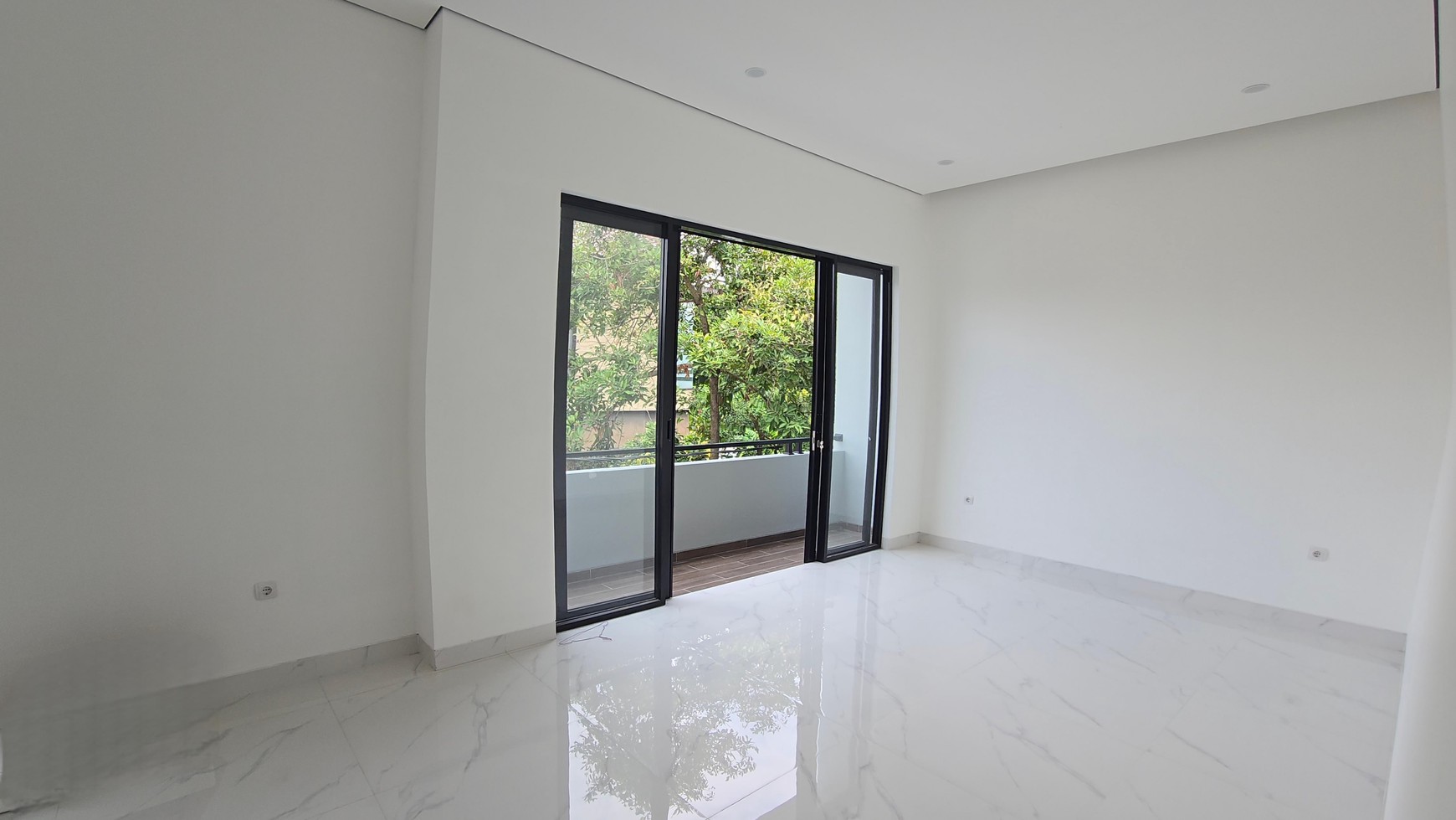 Rumah Baru di Nusa Loka BSD City, dekat Santa Ursula