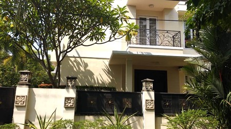 Rumah LUX di pondok indah.